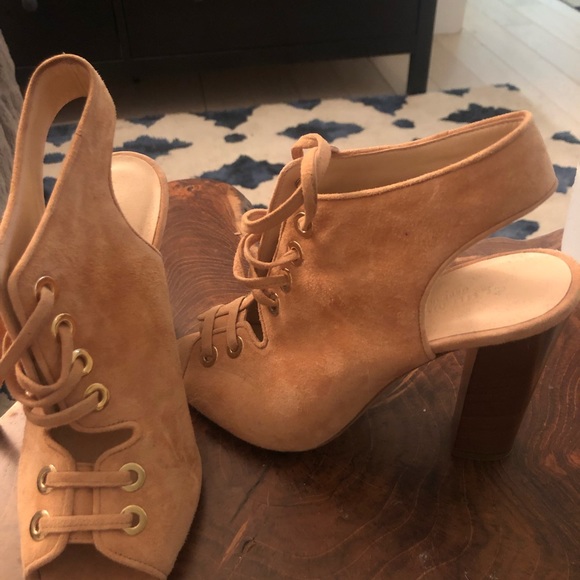 Club Monaco peach sandals. Size 37 - Picture 2 of 3